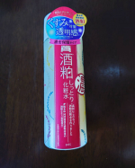 酒粕しっとり化粧水シャバシャバした化粧水ではなくてとろりとした化粧水だけどもたつかず肌に入っていきます乳液いらないわ！ほんのり酒粕の香り嫌いじゃないので&hellip;のInstagram画像