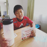 モニター当たった✨ココア味が好きな息子❣️これ美味しいので飲んでくれました😆野菜が苦手な息子なのでこれを飲んで栄養とれるといいな😂#娘は野菜も果物も何でも食べる#アスミール #成長期 &hellip;のInstagram画像