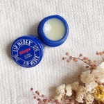 *長引くマスク生活のせいか、より唇の乾燥が気になる今日このごろ&hellip;。blistexのリップメディックスはたっぷり使えるのと、バニラの甘い香りに癒されます✧季節的にもこれからますます手放せなく&hellip;のInstagram画像