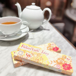 *めずらしくカラコンを変えてみたのでその話。□■ フラワーアイズワンデー ■□1箱10枚入りで気軽に試せるし度入りなので嬉しい❤️目が悪くてコンタクトやメガネがないと日常生活できないの&hellip;のInstagram画像