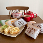*ずーーっと食べてみたかった八天堂の#くりーむパン 😍今回初めて食べてみました😋✨✨ 箱を開けると9個も入っていて感動🥺カスタード、生クリーム、チョコレート、小倉、抹茶の5種類でし&hellip;のInstagram画像