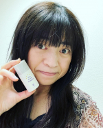 みなさま。最近の私はこんな感じです。顔出し投稿も久しぶりで恥ずかしいです。私はほぼすっぴんで過ごしてますが流石に季節の変わり目最近めっちゃ寒くなりました。お肌の乾燥や肌荒れの対策にもなり&hellip;のInstagram画像