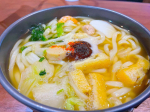 ⁡.キンレイさんの「お水がいらない 鍋焼うどん」⁡だし、麺、具が一つになった鍋焼うどんです。⁡お鍋に入れて温めるだけ！⁡お水もいらないってキャンプでめちゃくちゃ&hellip;のInstagram画像