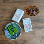 #今日のおやつ 豆乳好きな次男と2人で、頂いた#マルサン の#無調整豆乳 😌😌濃いので、ミニサイズなのに満足感がすご〜い。ダイエット中の小腹満たしにも最適😏😏★#印判皿#古&hellip;のInstagram画像