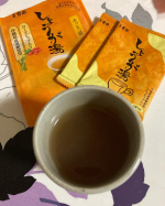 これからの季節にぴったりの『しょうが湯さわやかでほどよい酸味のバラ科の果実ローズヒップを隠し味に、さとうきびのしぼり汁をそのまま煮沸濃縮し、加工せずに冷却してつくった沖縄産黒糖を使っています。&hellip;のInstagram画像