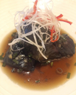 結婚記念日だったので久々に旦那さんとデートしてきました💕 食べたいものが直前まで決まらず、当日の気分で中華ビュッフェへ！  前菜も小籠包も餃子も、、麺類やデザートまで食べ放題(&hellip;のInstagram画像