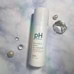 pdcさんの「pHバランサー バランスホイップWクレンザー」を使いましたー♡すぐにファンになっちゃいました！パッケージもすっきりしていて、すきー！ワンプッシュで本当に濃密な泡が出て&hellip;のInstagram画像