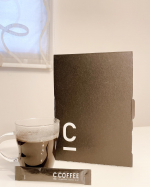簡単にできるダイエット朝をこの「C COFFEE 」に置き換えるだけ☕️ダイエット成分のチャコールで色は、炭の色してるの😵味は、ちゃんとコーヒーの味なんだけど酸味も少なくほんのり甘&hellip;のInstagram画像