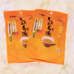 .玉露園さんの「しょうが湯」.1パック３袋入りです。.バラ科バラ族の果実のローズヒップ入りで、沖縄県産黒糖も使用。.黒糖のちょうどいい感じの甘さと、ローズヒップの酸味の隠し&hellip;のInstagram画像