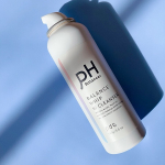 pHバランサー バランスホイップWクレンザーメイク落としと洗顔がこれ1本でできるとっても便利なメイク落としです。缶をよく振ってプシュッとするだけでモチモチの泡が出てきて、泡立ての手間が&hellip;のInstagram画像