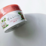 ロゼット夢見るバームの新商品をお試ししました🤩バームクレンジング好きとしては絶対使ってみたかったやつ・・！今回の赤いパッケージは高保湿タイプということで、赤泥・ローズヒップオイルなどが&hellip;のInstagram画像