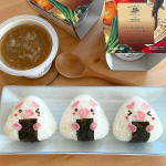 ・おはようございますˊˎ˗今日の朝食はぶたさんおにぎりと豚汁🐖˒˒・信州米麹味噌を使った豚汁はあっさり飲みやすくて美味しい♩寝起きの身体に染み渡ります𓂃𓋪◌ ・化学調味料，&hellip;のInstagram画像