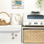 𓂃𖤥𖥧𖥣⋆*.「みんなのバッジ」のアプリで作った子供の写真のマグネットは、キッチンのブレッドケースにくっつけました。.メモや写真を貼れて便利♡.冷蔵庫でも活躍中✩.*˚&hellip;のInstagram画像