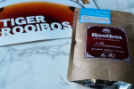 TIGERのプレミアムルイボスティー！オーガニック認証を取得した、最高級100％の茶葉をしようしているルイボスティー。渋くなくて飲みやすいなぁと思った！デザートと合うなぁと思い&hellip;のInstagram画像