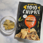 魚の皮チップス「トトチップる」食べましたー♡お味はソルテッドエッグ味です。白身魚の皮でできたチップスは初めていただきましたが、カリッとして想像以上のおいしさでしたー！魚の生臭さとかはもちろん&hellip;のInstagram画像