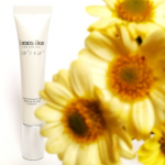 ・Homeobeau アイクリームノーベル賞受賞成分「EGF」にプラスしてさらにアンチエイジング効果の高い「FGF」、ローヤルゼリー200倍保湿力を持つ「ツバメの巣エキス」配合のアイクリーム。&hellip;のInstagram画像