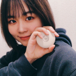 ...メイクカバーさんのオイルリセットプレストパウダーを最近使ってるよ🙃💡...あぶらとりの効果と仕上げ効果があるところが1番のお気に入りポイント😶💡...メイ&hellip;のInstagram画像