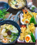 .株式会社キンレイ様より【お水がいらない 鍋焼うどん】を頂きました😌だし、麺、具材が3層になって凍っているので、そのままお鍋に入れるだけで出来上がりです🥺💓量もたっぷりでお腹いっぱ&hellip;のInstagram画像