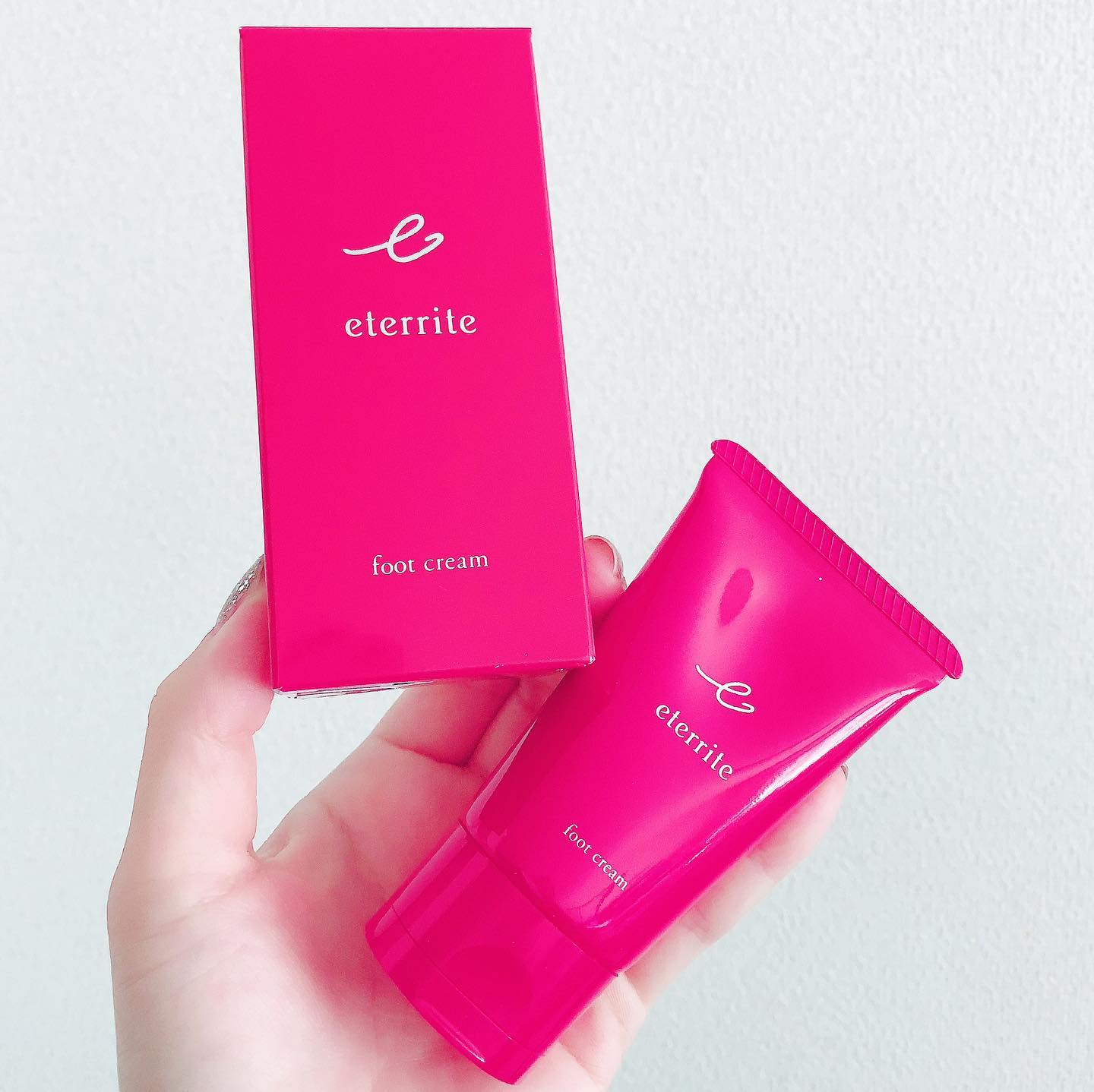 口コミ投稿：『エタリテ フットクリーム』 かかとまでしっかりケアできてますか～？？|ω・*) 乾燥…