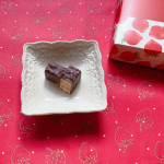 🍓メリーチョコレート「ミルフィーユ」🍓&nbsp;冬の季節限定は「あまおう」です♡イチゴの酸味でパクパク食べれちゃう！！届いたその日に10個入りの半分を子どもたちに食べられち&hellip;のInstagram画像