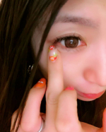 『ｼﾜにﾌｧﾝﾃﾞが埋まってない??』のﾊﾞｯｹ-ｼﾞのｲﾝﾊﾟｸﾄ🤣ﾎﾜｲﾄﾗﾍﾞﾙさん【 金のﾌﾟﾗｾﾝﾀもっちり白肌濃ｼﾜﾄ-ﾙ】目元に塗るやつ&hearts;ﾏｽｸ生活で印象に残りや&hellip;のInstagram画像