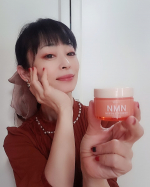 『年齢肌にしっかりアプローチ!!』っていうフレーズをみたら即座に反応してしまうお年頃のあすみんです( ・&forall;・)話題のエイジングケア成分が配合された【NMN ニードルパワークリーム】&hellip;のInstagram画像