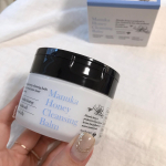 .#スキンケアレビュー▹▸山田養蜂場  └マヌカハニークレンジングバーム生マヌカ蜂蜜をはじめ、豊富な美容成分をたっぷりと配合したクレンジングバーム🍯とろりと生マ&hellip;のInstagram画像