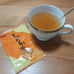 .しょうが湯でホッと一息🎵 ほっこり温まって、冷えきったカラダにしみわたります😌玉露園様のしょうが湯は、さわやかでほどよい酸味のバラ科のローズヒップを隠し味に、さとうきびのしぼり汁をそのまま&hellip;のInstagram画像