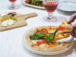 PIZZA PARTY🎉マルハニチロの「耳までチーズ マルゲータ」でチーズを楽しむピザパーティー🍕息子は耳までチーズ入ってるピザはじめて見たらしくすごいすごい！と喜んでくれまし&hellip;のInstagram画像