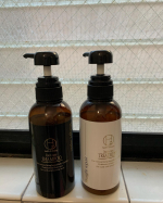 Hzストレートリペアシリーズのご紹介です。特徴その1 コラーゲン、シルク、アミノ酸で出来た美容液シャンプーその2 毛髪補修成分ヘマチン高配合でペタンとならないその3 湿気を寄せ付けないブリ&hellip;のInstagram画像