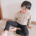 #ニッセン　の　#ストレートパンツ　👖❇︎この時期の裏起毛は本当に気持ちいい〜☃️❄️のびのび遊んでました✌️🐒.... #nissen_kids_official #&hellip;のInstagram画像