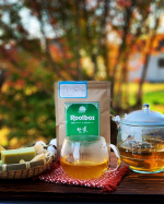 芋羊羹とルイボスティー株式会社タイガー様よりいただいた「生葉ルイボスティー」オーガニック認証取得。新茶の品評会で最高評価。さらに厳選された貴重な茶葉。香りを引き出す&hellip;のInstagram画像