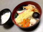 冷凍うどんって美味しいよね🥺今まで麺のみ具なし冷凍うどんを常備していたけれど、これからは具が有りの火にかけるだけに変更します🥺麺がモチモチ美味しいー！お汁もゴクゴクいきたくなっちゃ&hellip;のInstagram画像