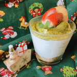今日のおやつ。カップレアチーズケーキ🎄***ひと足お先にクリスマスっぽいおやつを。クリームチーズと生クリームがあったので泡立ててカップに入れるだけの簡単レアチーズケーキ&hellip;のInstagram画像