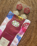 アロマdeマスクダルマ！受験生用にと思いましたが、めちゃくちゃいい香りなので、私も拝借😋意外と剥がれないです。しっかりくっついてくれていて、縁起も良い感じ😍自分だけにこっそ&hellip;のInstagram画像