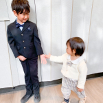 𝑝𝑎𝑟𝑡𝑦 𝑜𝑢𝑡𝑓𝑖𝑡𓂃◌𓈒𓐍⁡⁡⁡⁡⁡⁡⁡⁡なんか兄弟でシャルウィーダンス？みたいになってるけど&larr;るかにーは入学式の時に購入したジャケット👔⁡本&hellip;のInstagram画像