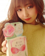 愛されおっぱい💝なんと石鹸なんです🥰バストケア用のソープ.。o○スクラブ入りで優しくマッサージ🍀香りも薔薇の香り🌹ピンクのラメ入りで、可愛い🥰 バストが大きい方もスマートな&hellip;のInstagram画像