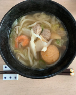 お水がいらない鍋　寄せ鍋だし、麺、具が一つになった寄せ鍋です。お鍋で作るもよし、電子レンジでも作れちゃう優れもの😍今回は、お鍋で作ってみました😆袋を開けると3種構造に冷凍されているので、そ&hellip;のInstagram画像
