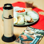 家でも外でも気軽にスモーク体験♪ ..新しい生活様式になって アウトドアに挑戦している方も 多いのではないでしょうか？ 我が家では 本格的なキャンプ&hellip;のInstagram画像