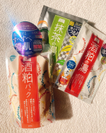 pdcの酒粕パック、以前より酒粕の匂いがだいぶ落ち着いて使いやすくなっていました。抹茶の入浴剤はうっすら泡が出来て、抹茶を表現されています。#pdc #ワフードメイド #酒粕パック #酒粕の湯&hellip;のInstagram画像