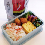 玉露園さまのお徳用こんぶ茶をお試しさせていただきました。通常は50g入りだそうですが、こちらのお徳用は95g入り、飲むだけではもったいないのでお料理に使ってみました。作ったのは●かにかま混ぜご&hellip;のInstagram画像