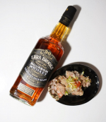・・・〜 ソーキ煮込み&バーボン・・・・・・・・今年も明日で終わりですね〜大掃除後の一杯はバーボンで🥃ペアリングはトロトロに煮込んだソーキ軟骨を冷ましたらネギとポン酢でゴク&hellip;のInstagram画像