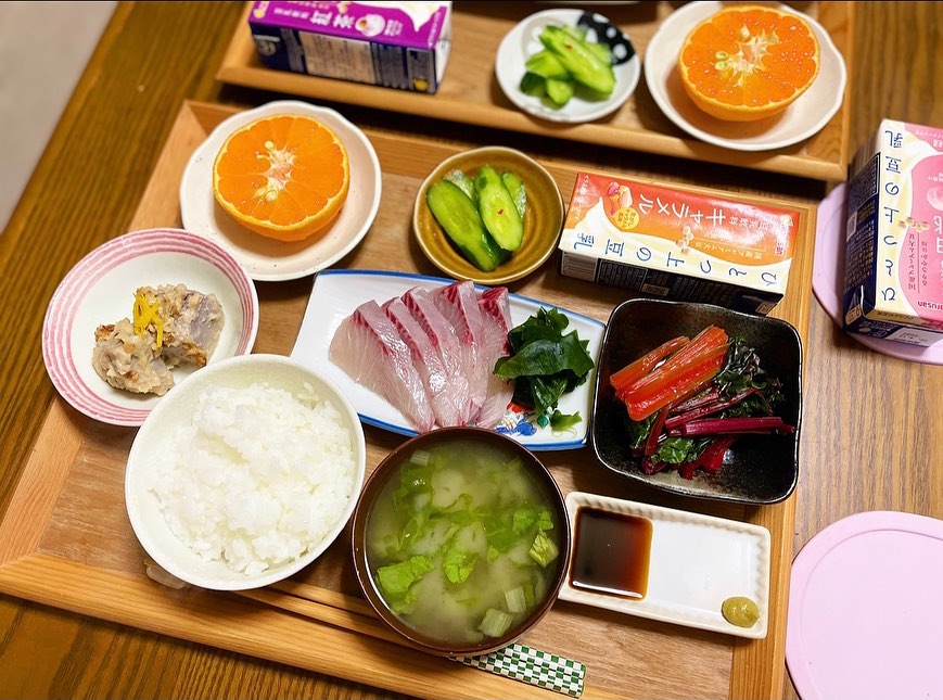 口コミ投稿：..▷▷▷2021.1.3.（月）..🌿お味噌汁（山東白菜・深葱）🌿お刺身🐟（ヒラマサ）🌿胡瓜のビ…