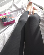 こんにちは☺.ここ数年、毎朝幼稚園バスをお見送りする時に、お婆ちゃんが通るんですよ。多分140cm位のちっちゃいお婆ちゃんで、髪はパーマ紫で服もいつも原色のピンクとか黄色とかでミニスカート&hellip;のInstagram画像