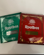 TIGER様のルイボスティー飲み比べのモニターをさせていただきました。赤いパッケージ、プレミアムは発酵させているので豊潤な香りで紅茶のよう。緑のパッケージ、生葉は発酵を止め日本茶のような製法と&hellip;のInstagram画像