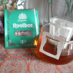 TIGERの生葉ルイボスティーですあえて発酵を止める、日本茶のような製法ですプレミアム・ルイボスティーと比べても、ポリフェノールが多く含まれていて、抗酸化力が高いです風味もまったく違う日本&hellip;のInstagram画像