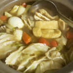 今宵はカレースープ鍋の宴🍴鶏手羽、もも肉、にんじんでコトコト煮込んでから白菜餃子、ゆで卵&hellip;etc.モニター製品でいただいたマルサンアイ（@marusanai_official）さんのカレー鍋ス&hellip;のInstagram画像