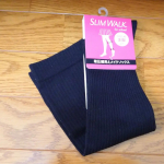 #着圧細見えメイクソックス 履いてみました。『ピタッとホールド設計』でたくさん歩いてもズレ落ちにくいです。通気性が良くてムレにくいので、#ジムにも履いていこう🎵#PR #ピップ株式会社 #スリム&hellip;のInstagram画像