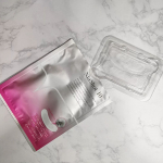 SNSでも話題のマイクロニードルシート状美容液があの明色化粧品から登場✨今注目のツボクサエキスやヒアルロン酸、ナイアシンアミドなど100％美容・保湿成分ナイアショット101&hellip;のInstagram画像