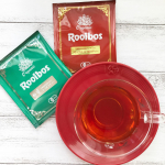 タイガーのルイボスティーを飲み比べ！オーガニック認証を取得した最高級グレードの茶葉を100%使用していて身体に安心💕・☕️プレミアムルイボスティーまさにルイボスティーって感じの綺麗なル&hellip;のInstagram画像